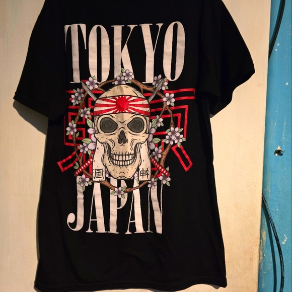 RGSTR MEN'S BLACK T-SHIRT NWOT - Picture 2 of 3